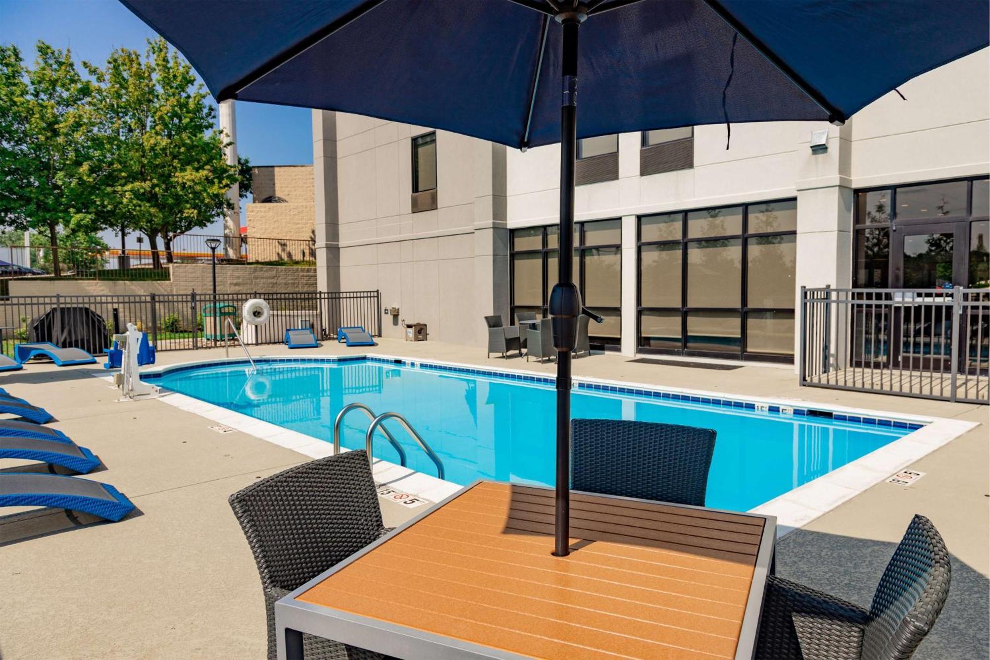 Hampton Inn Winchester Exterior photo